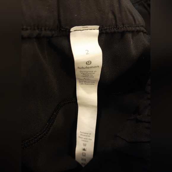 Lululemon on the fly woven - Picture 3 of 3